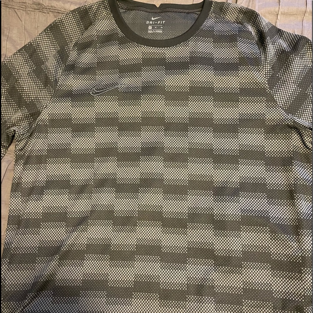 Nike dri-fit men’s shirt